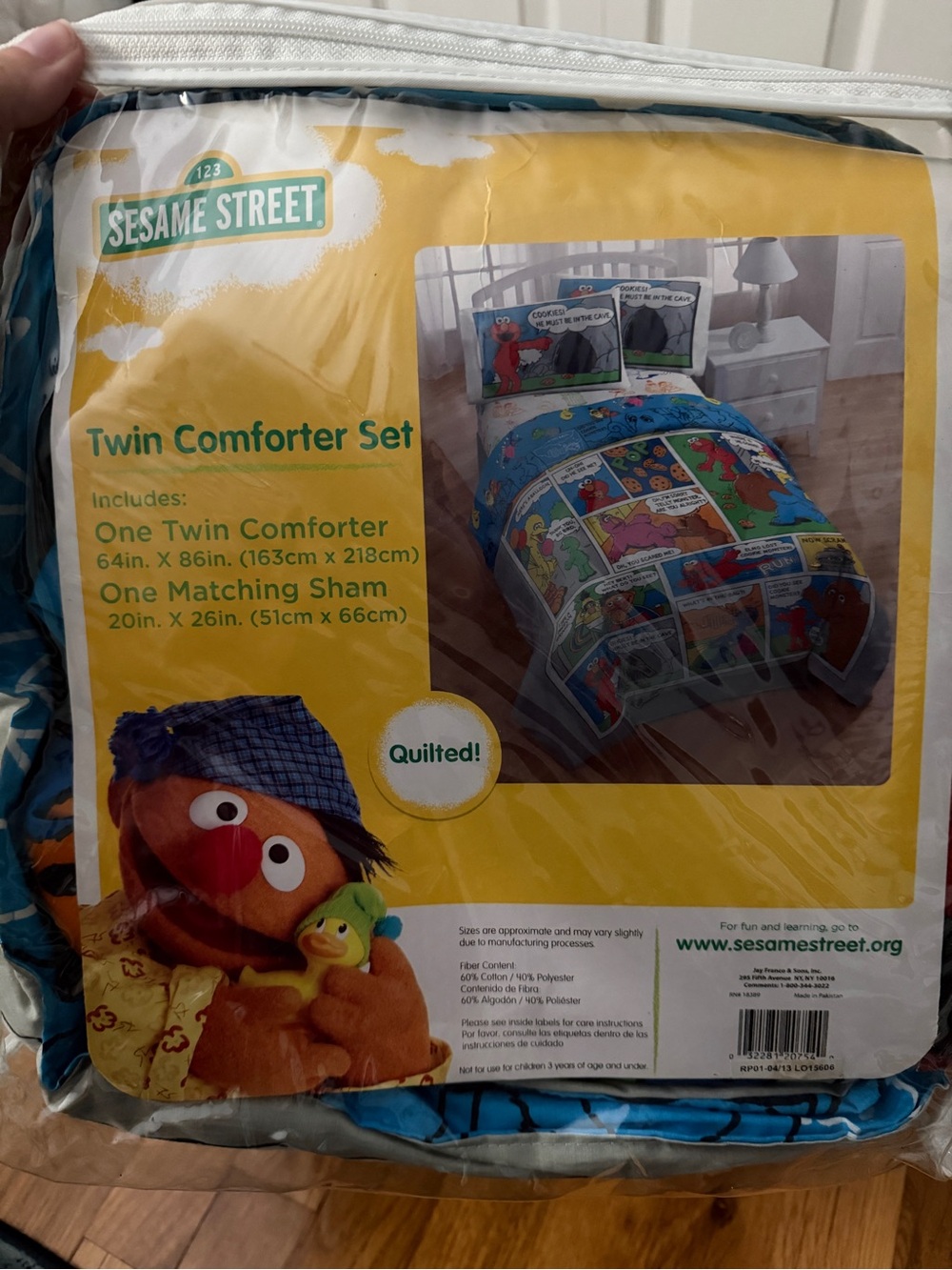Sesame Street Colorful Twin Comforter Set - Brand New in Packaging